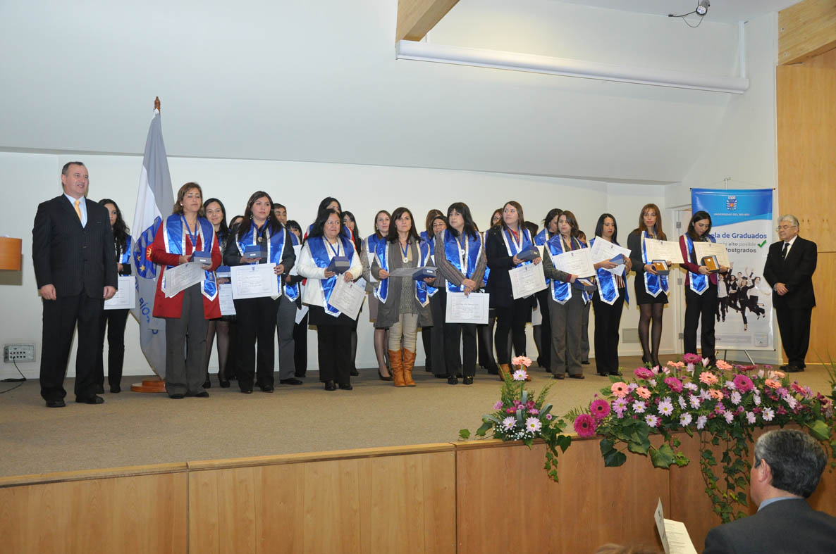 Graduados de la UBB recibieron su diploma en solemne ceremonia - Portal ...