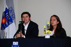Julián Perret, de Colbún S.A. y Gloria Cárcamo, de Fundación Trascender.