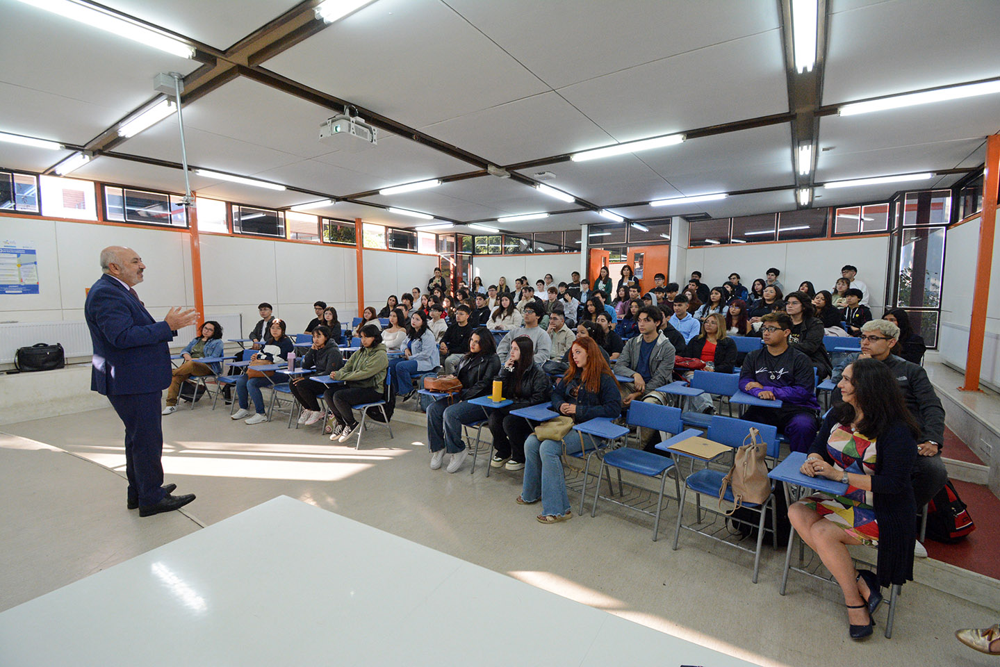 UBB da la bienvenida a más de 2.700 nuevos y nuevas estudiantes ...