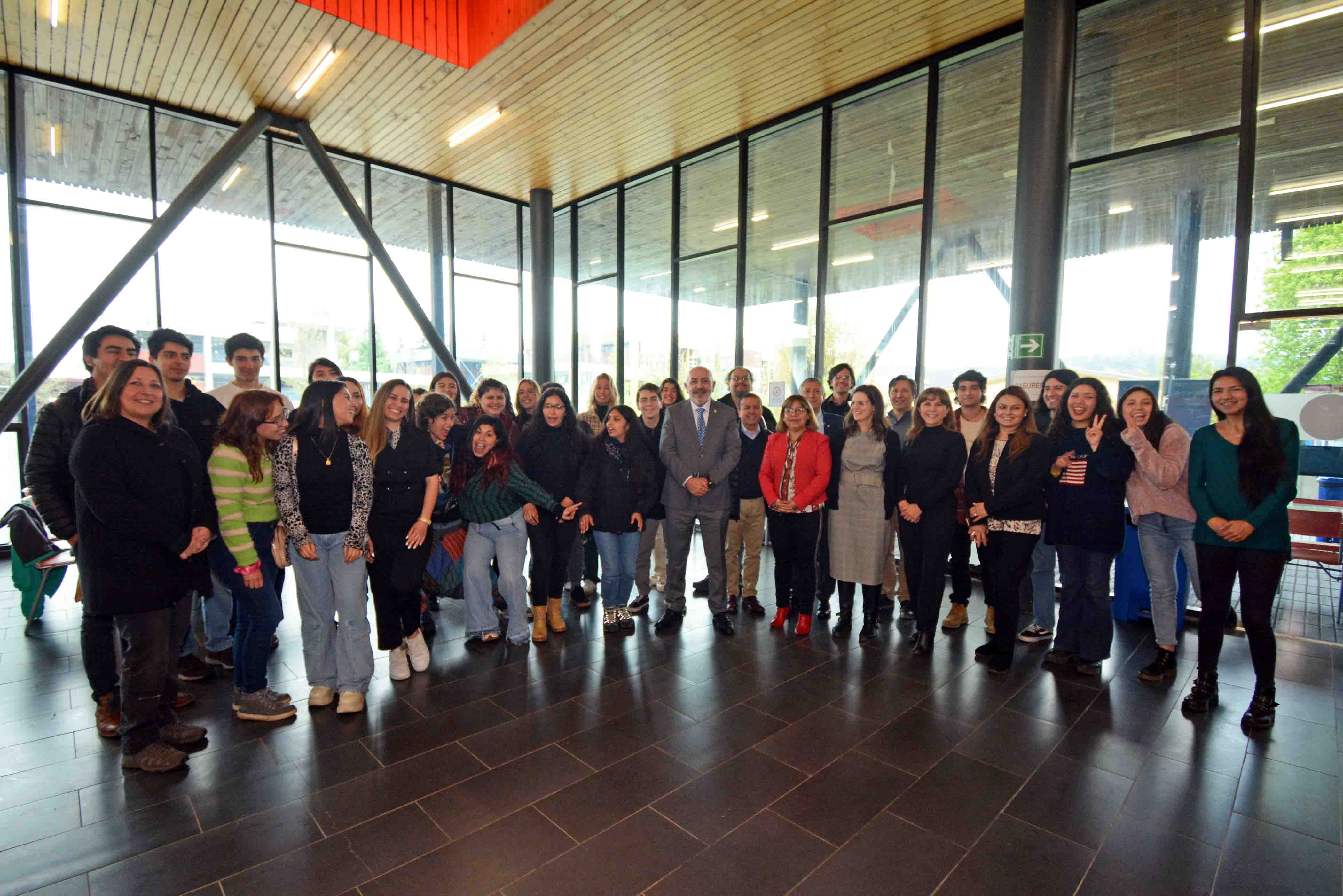 Rector dio la bienvenida a estudiantes de movilidad nacional e ...